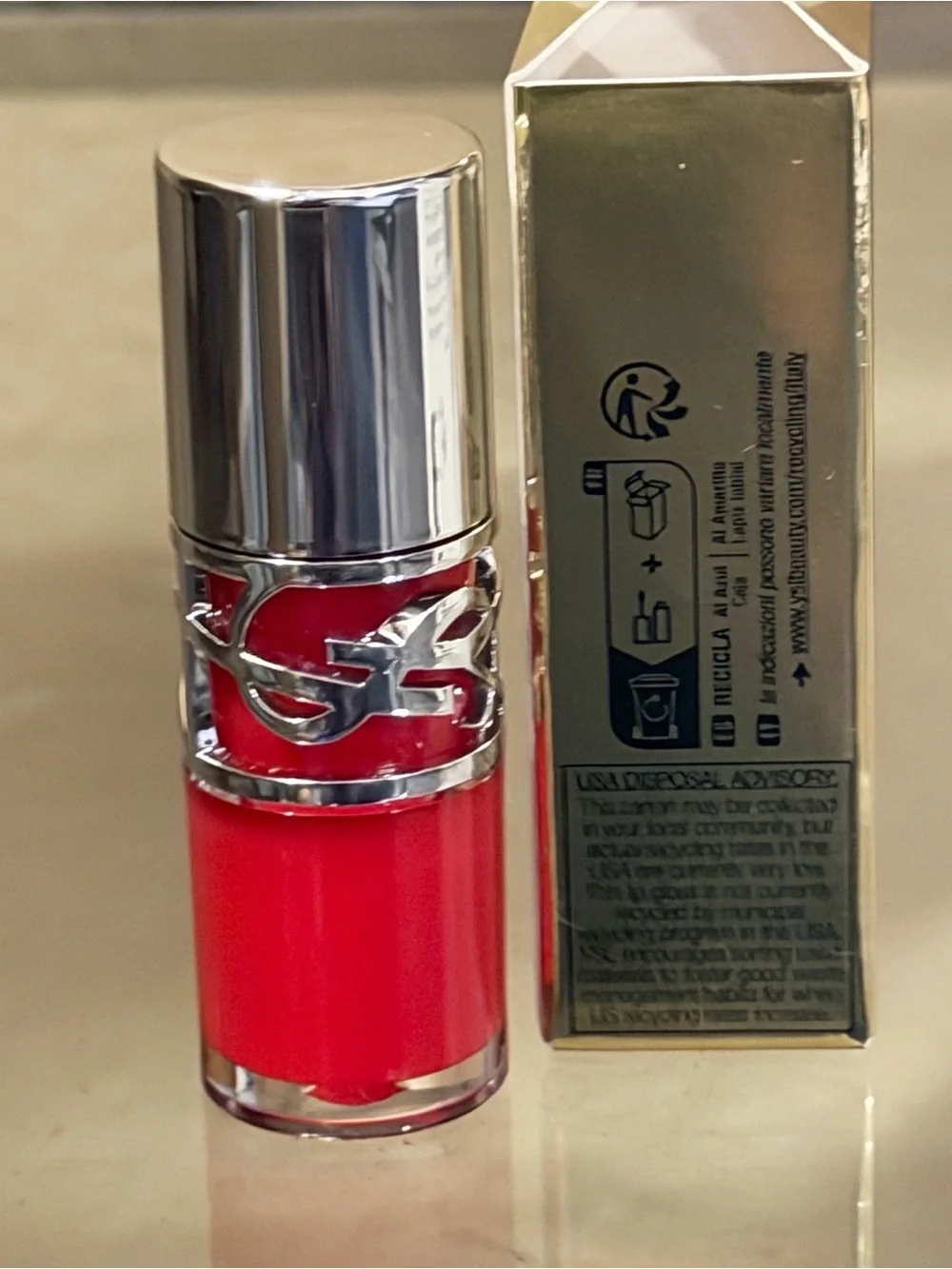 Yves Saint Laurent LoveShine Plumping Lip Oil Gloss in Bright Strawberry Red
